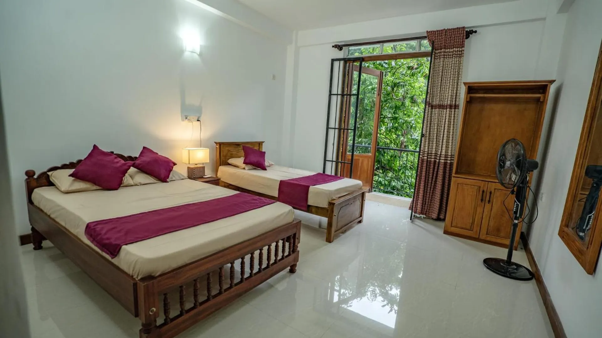 Apartment The Kandy Downtown Maroon House Katugastota Sri Lanka