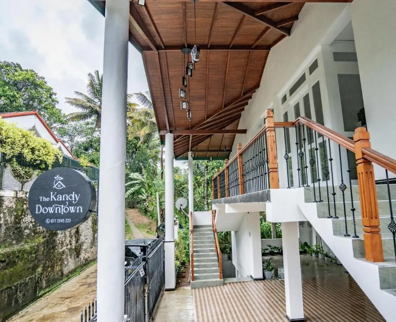 The Kandy Downtown Maroon House Katugastota Sri Lanka